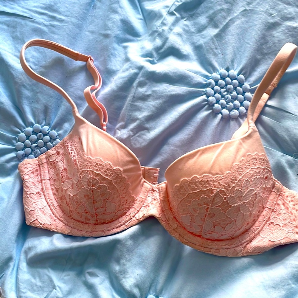 Lace accent bra